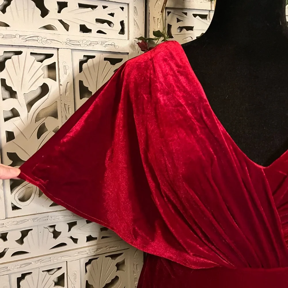 VINTAGE ELEGANT DARK RED FULL VELVET FLATTERING SHORT SLEEVE FORMAL DRESS - Picture 5 of 10
